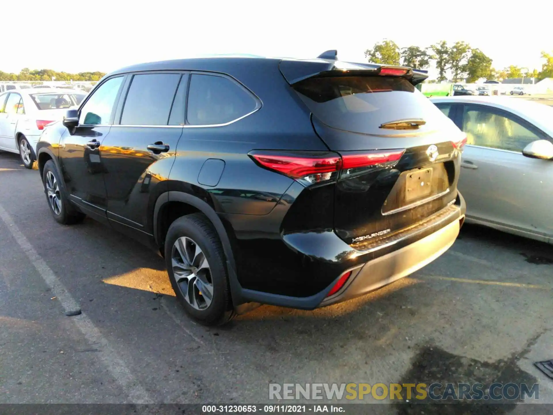 3 Photograph of a damaged car 5TDGZRBH6LS513900 TOYOTA HIGHLANDER 2020