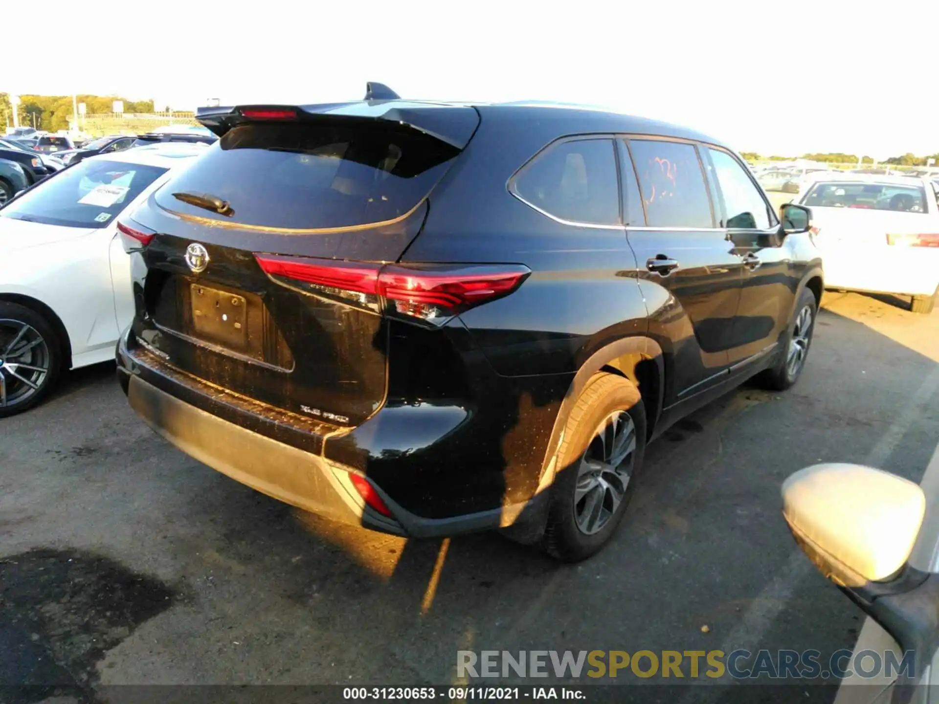 4 Photograph of a damaged car 5TDGZRBH6LS513900 TOYOTA HIGHLANDER 2020