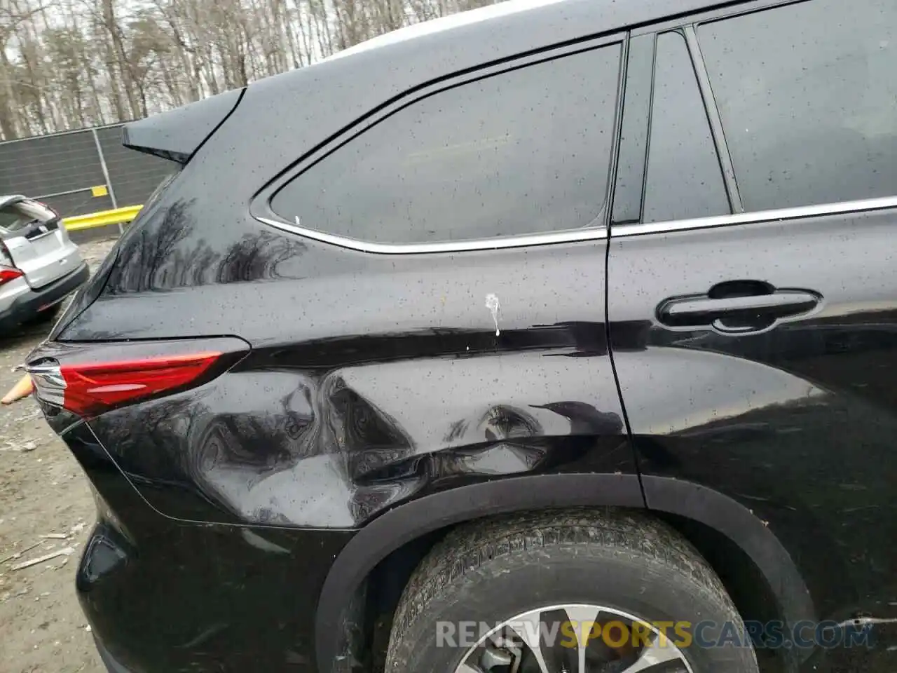 9 Photograph of a damaged car 5TDGZRBH7LS012949 TOYOTA HIGHLANDER 2020