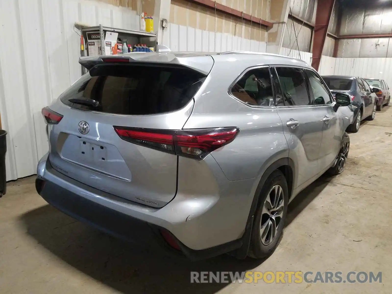 4 Photograph of a damaged car 5TDGZRBH7LS013258 TOYOTA HIGHLANDER 2020