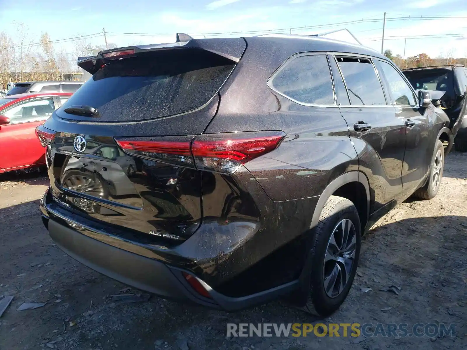 4 Photograph of a damaged car 5TDGZRBH7LS031260 TOYOTA HIGHLANDER 2020