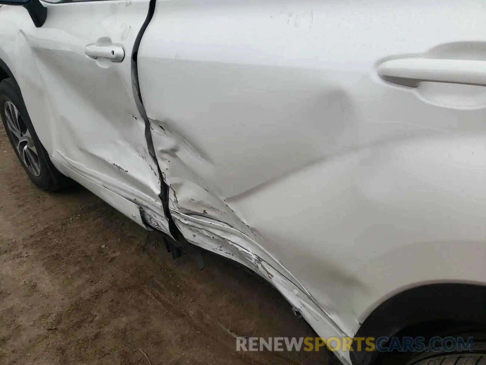 9 Photograph of a damaged car 5TDGZRBH7LS036880 TOYOTA HIGHLANDER 2020