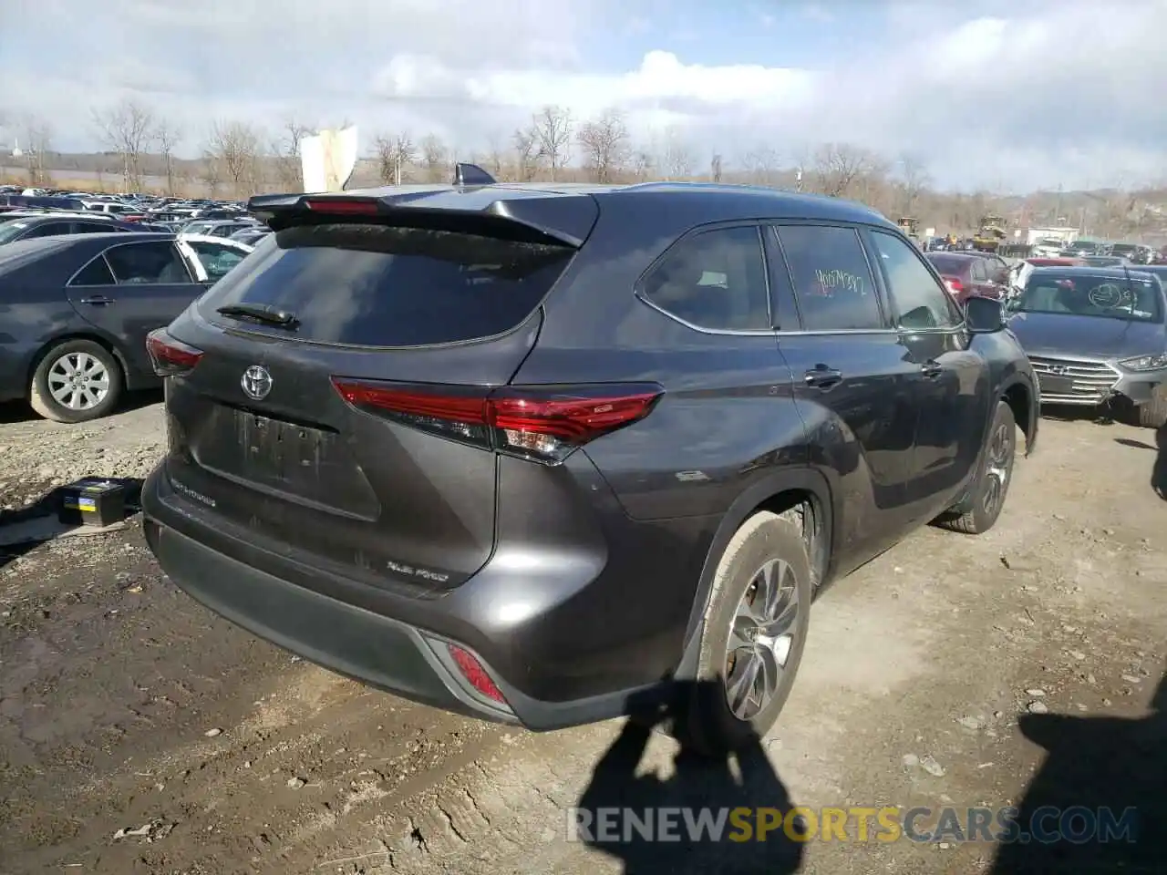 4 Photograph of a damaged car 5TDGZRBH7LS038113 TOYOTA HIGHLANDER 2020