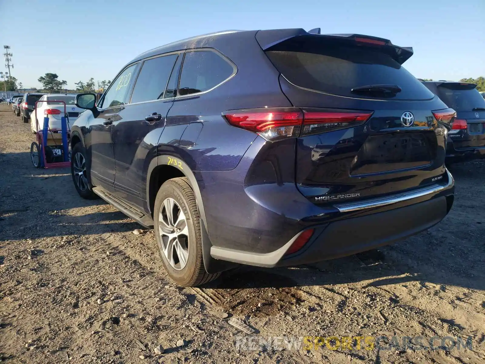 3 Photograph of a damaged car 5TDGZRBH7LS046325 TOYOTA HIGHLANDER 2020