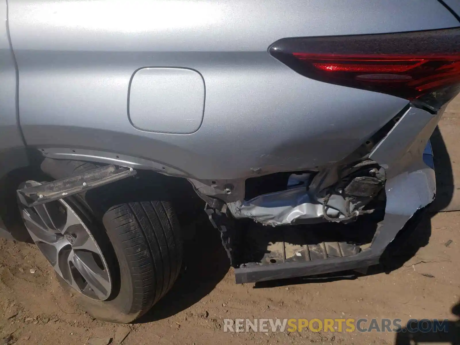 9 Photograph of a damaged car 5TDGZRBH7LS503425 TOYOTA HIGHLANDER 2020