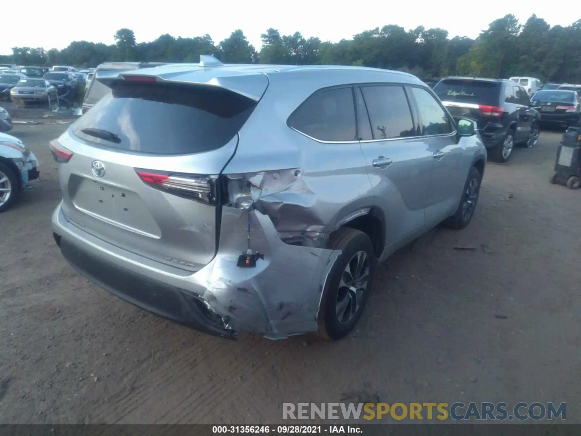 4 Photograph of a damaged car 5TDGZRBH7LS504400 TOYOTA HIGHLANDER 2020