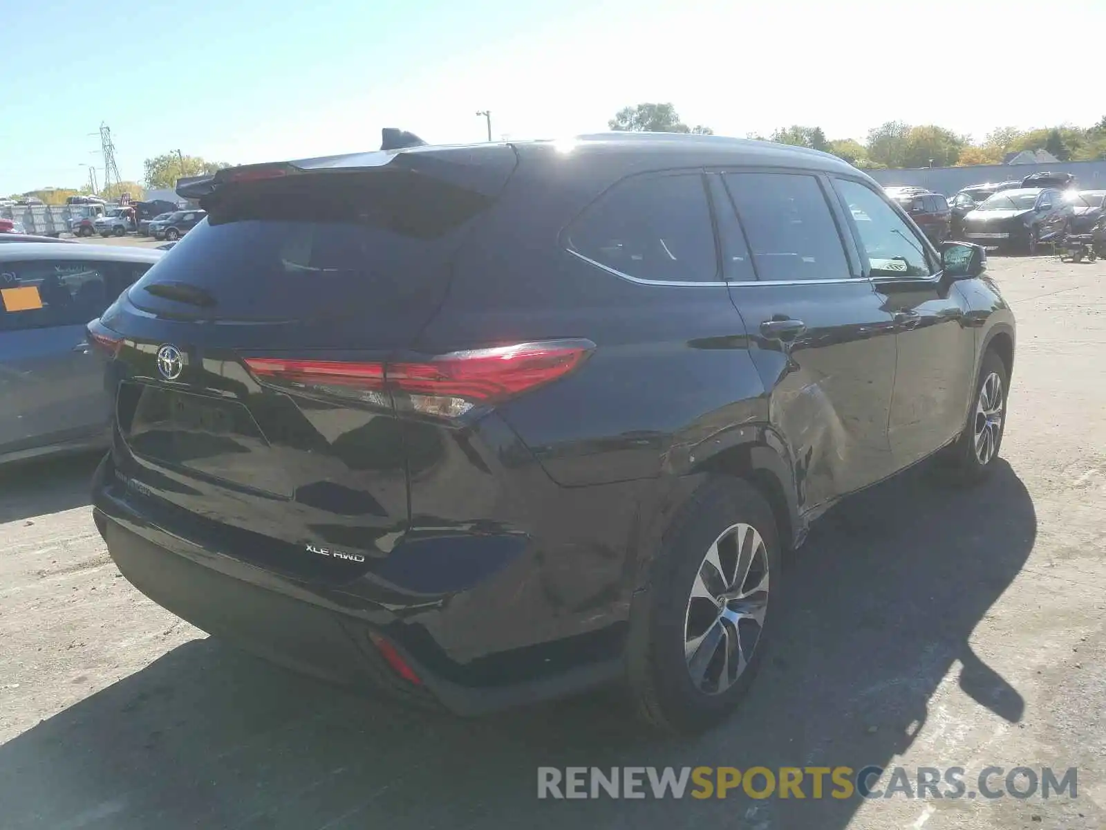 4 Photograph of a damaged car 5TDGZRBH7LS504610 TOYOTA HIGHLANDER 2020