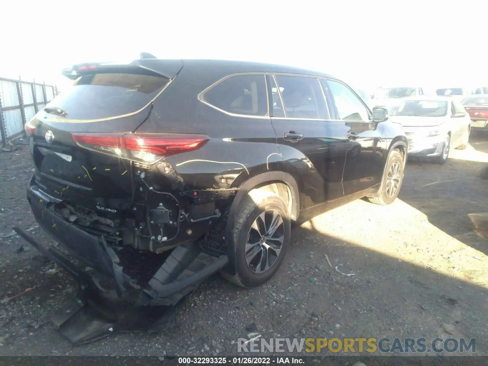 4 Photograph of a damaged car 5TDGZRBH7LS510164 TOYOTA HIGHLANDER 2020