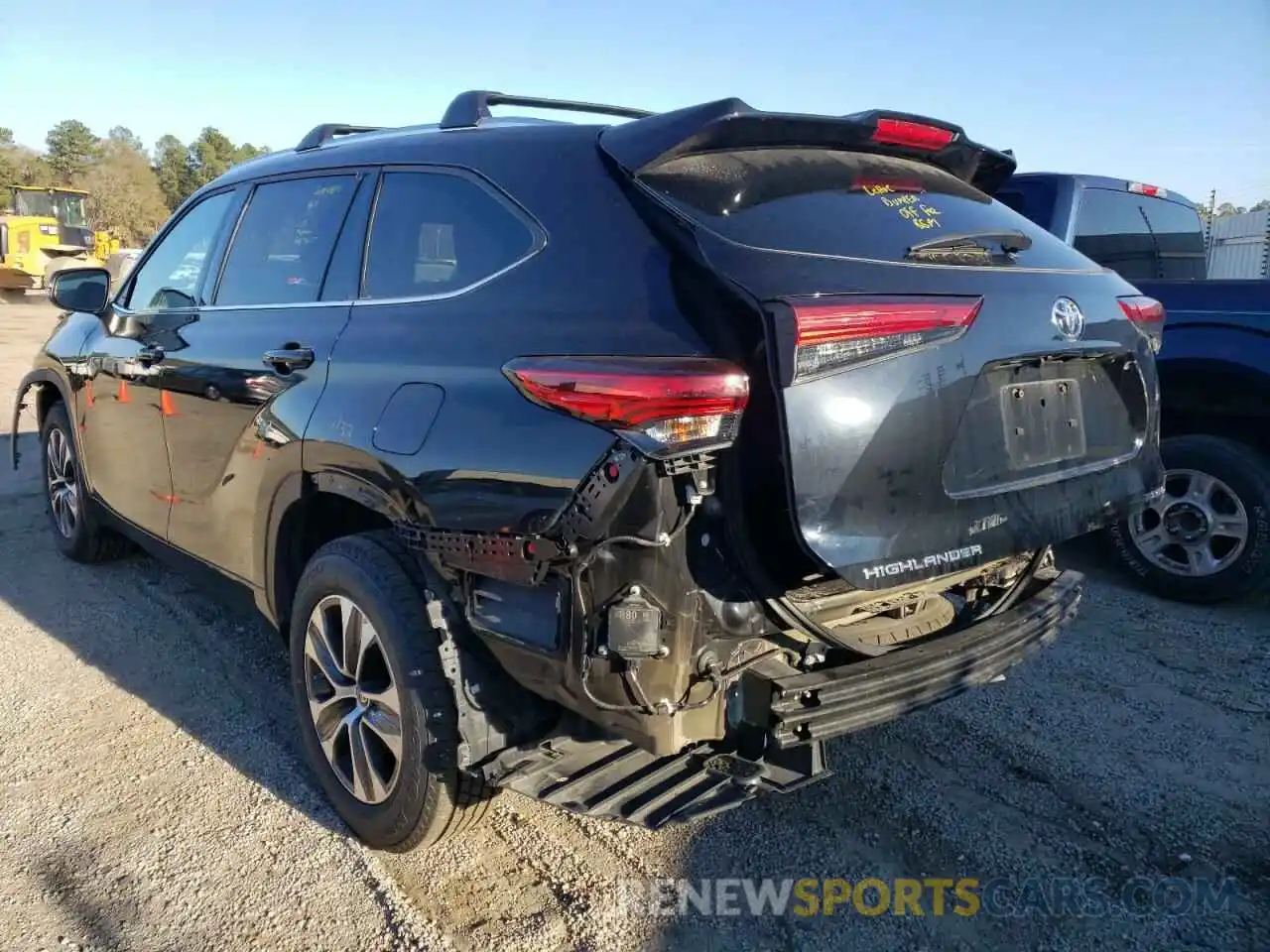 3 Photograph of a damaged car 5TDGZRBH8LS000874 TOYOTA HIGHLANDER 2020