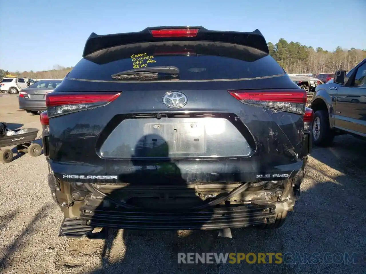 9 Photograph of a damaged car 5TDGZRBH8LS000874 TOYOTA HIGHLANDER 2020