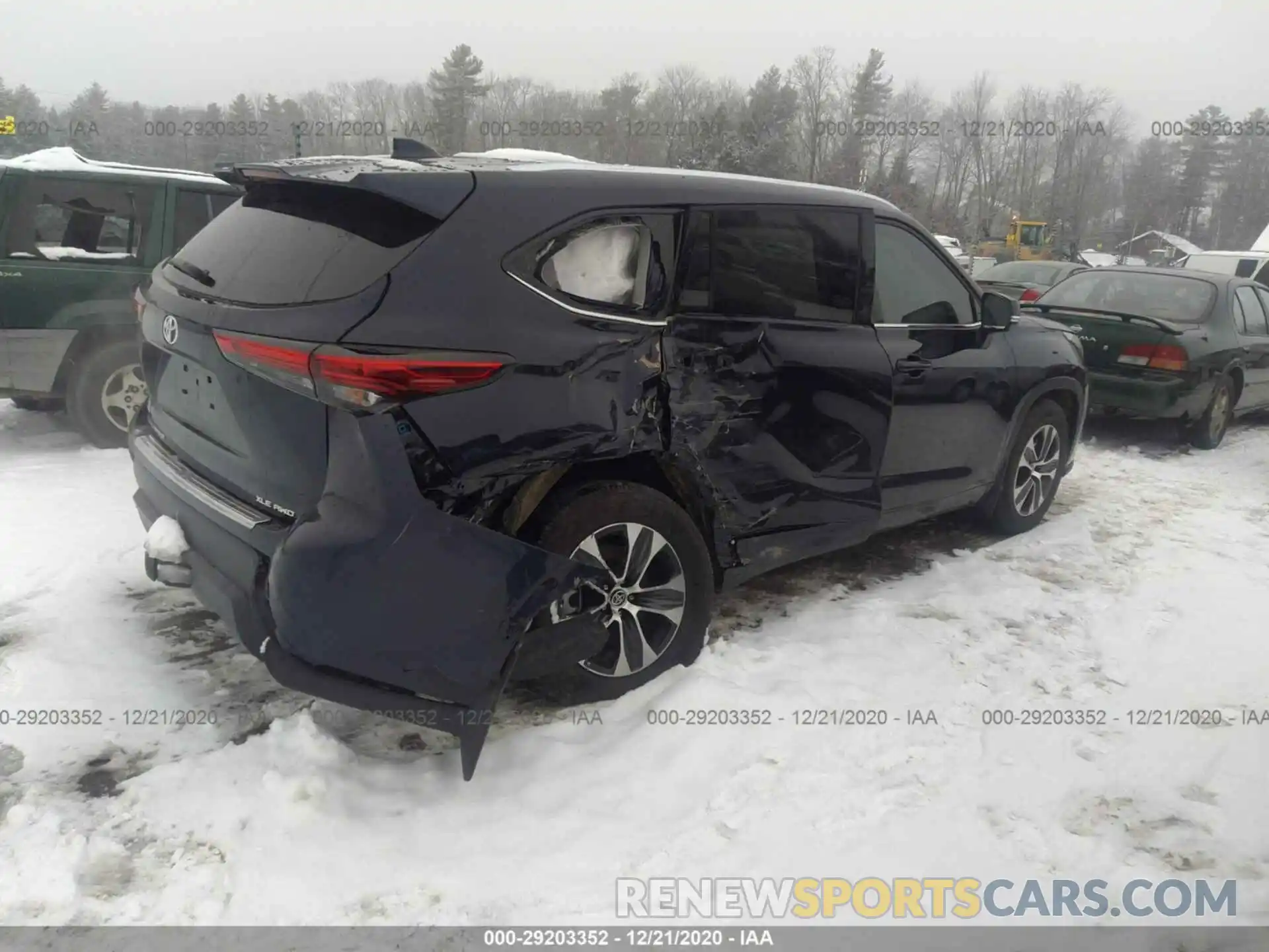 4 Photograph of a damaged car 5TDGZRBH8LS019036 TOYOTA HIGHLANDER 2020