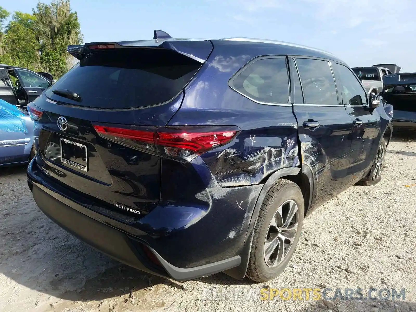 4 Photograph of a damaged car 5TDGZRBH8LS028240 TOYOTA HIGHLANDER 2020