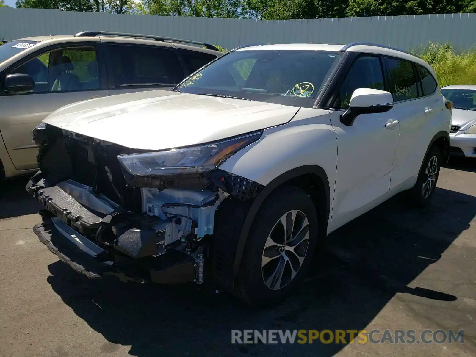 2 Photograph of a damaged car 5TDGZRBH8LS049511 TOYOTA HIGHLANDER 2020