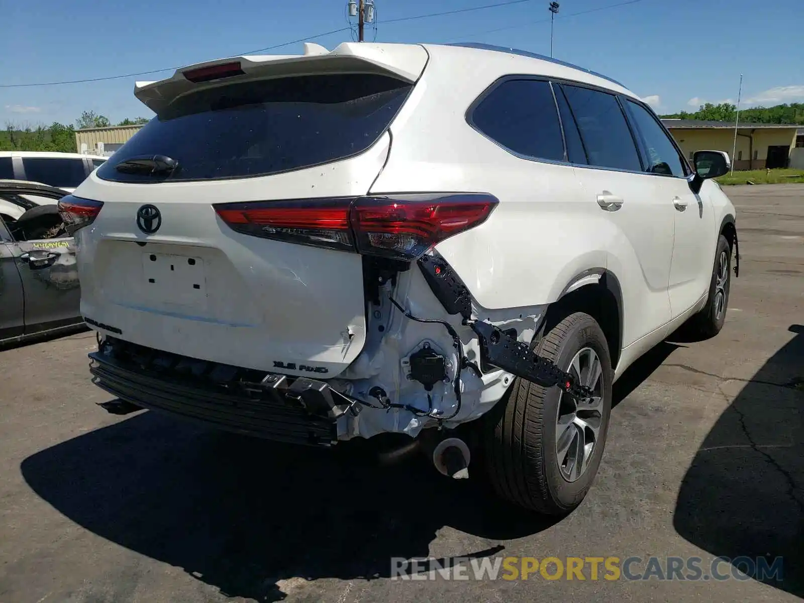 4 Photograph of a damaged car 5TDGZRBH8LS049511 TOYOTA HIGHLANDER 2020