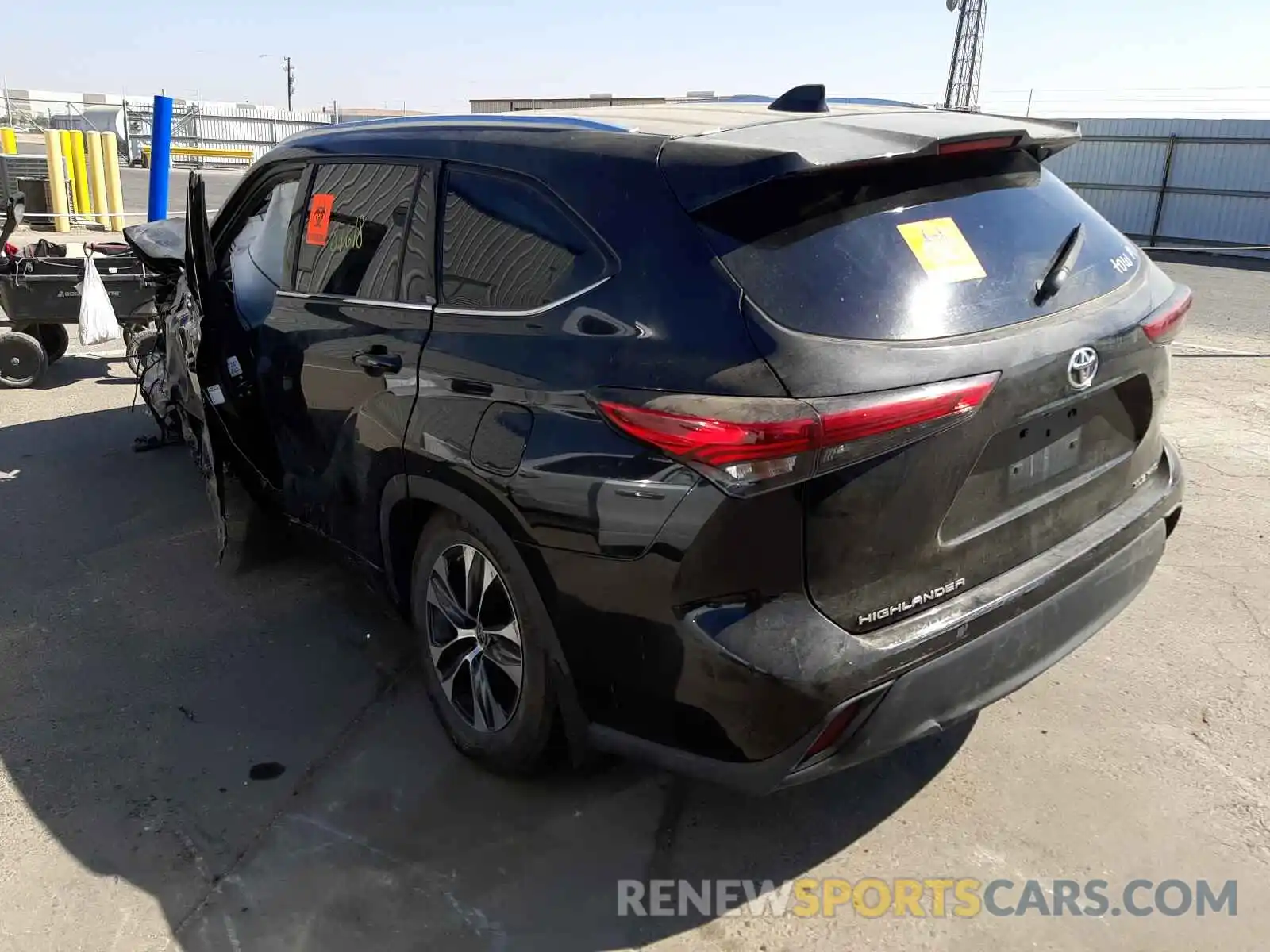 3 Photograph of a damaged car 5TDGZRBH8LS502137 TOYOTA HIGHLANDER 2020