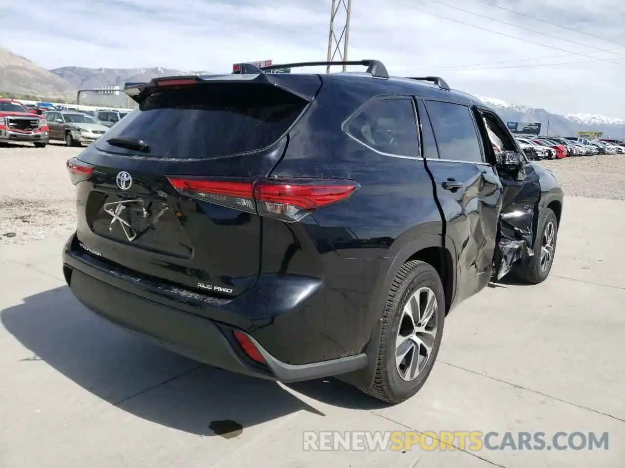 4 Photograph of a damaged car 5TDGZRBH8LS503482 TOYOTA HIGHLANDER 2020