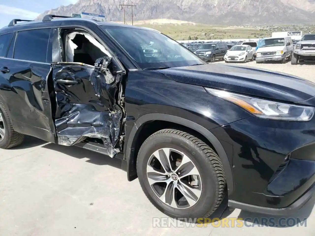 9 Photograph of a damaged car 5TDGZRBH8LS503482 TOYOTA HIGHLANDER 2020