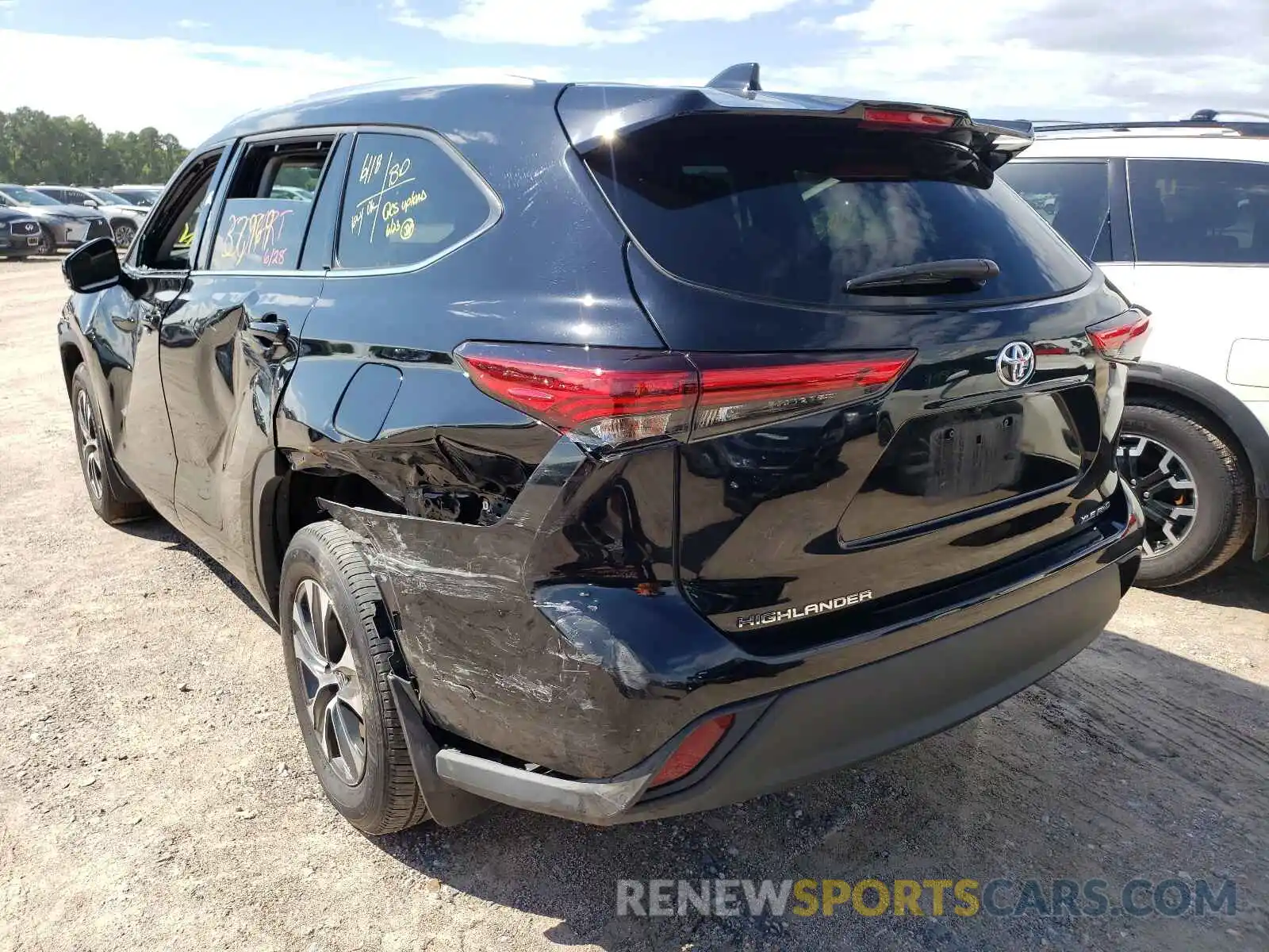 3 Photograph of a damaged car 5TDGZRBH8LS504633 TOYOTA HIGHLANDER 2020