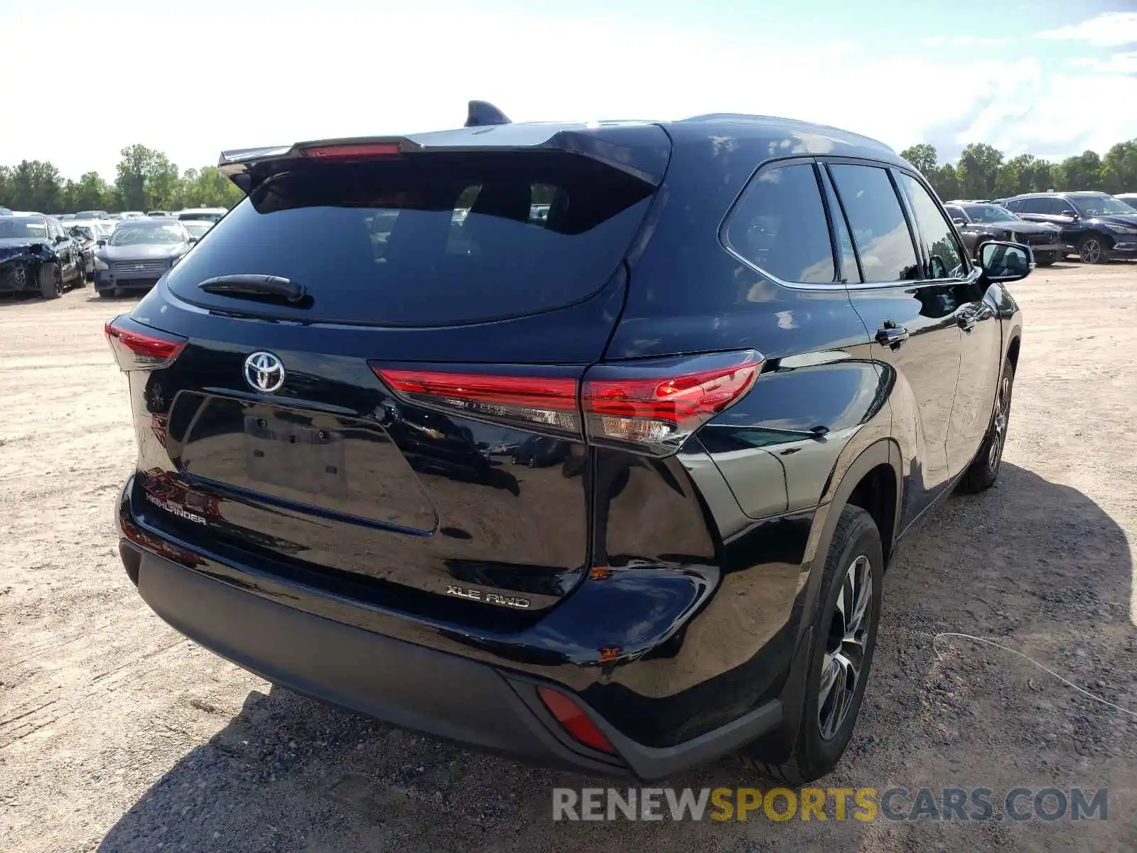 4 Photograph of a damaged car 5TDGZRBH8LS504633 TOYOTA HIGHLANDER 2020