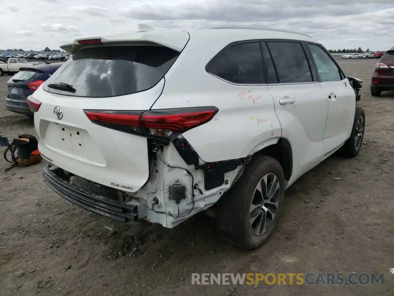 4 Photograph of a damaged car 5TDGZRBH8LS518029 TOYOTA HIGHLANDER 2020