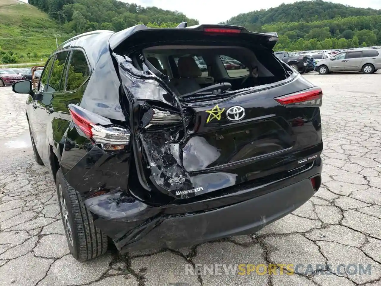 9 Photograph of a damaged car 5TDGZRBH9LS011575 TOYOTA HIGHLANDER 2020