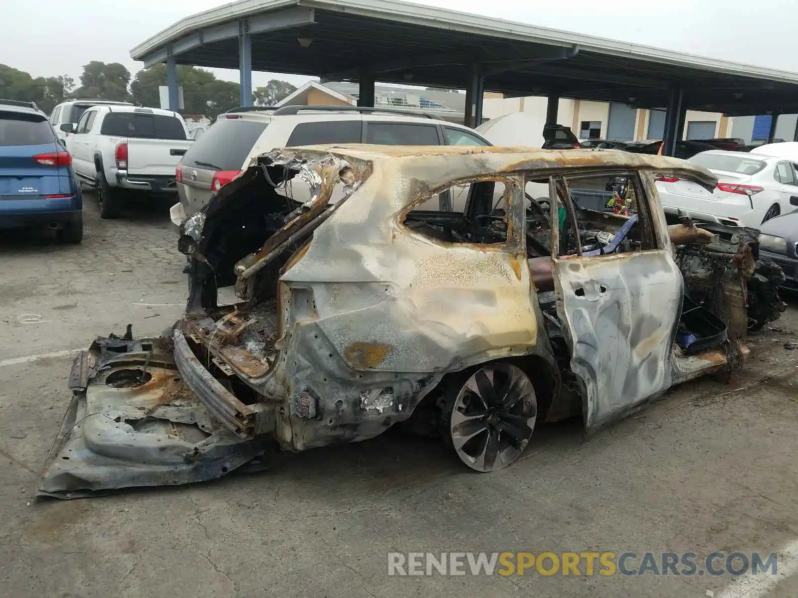 4 Photograph of a damaged car 5TDGZRBH9LS016856 TOYOTA HIGHLANDER 2020