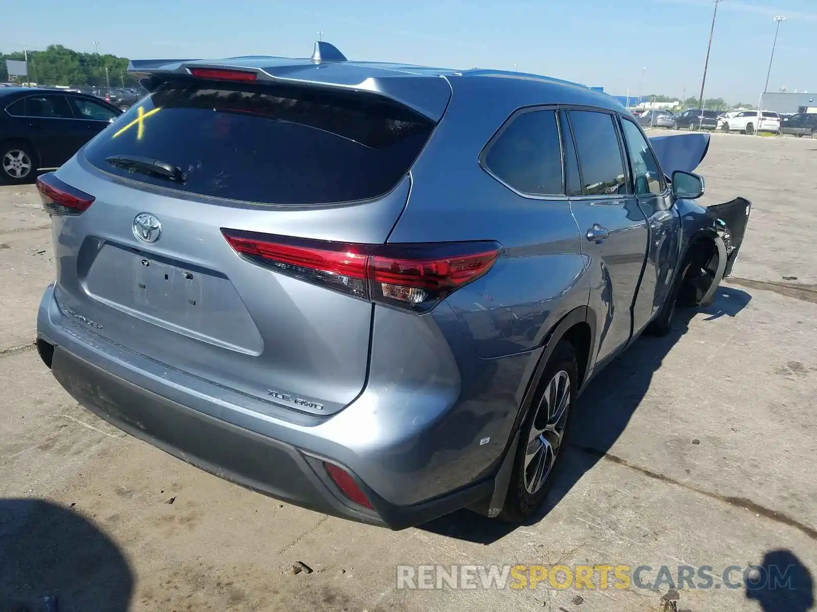 4 Photograph of a damaged car 5TDGZRBH9LS021152 TOYOTA HIGHLANDER 2020