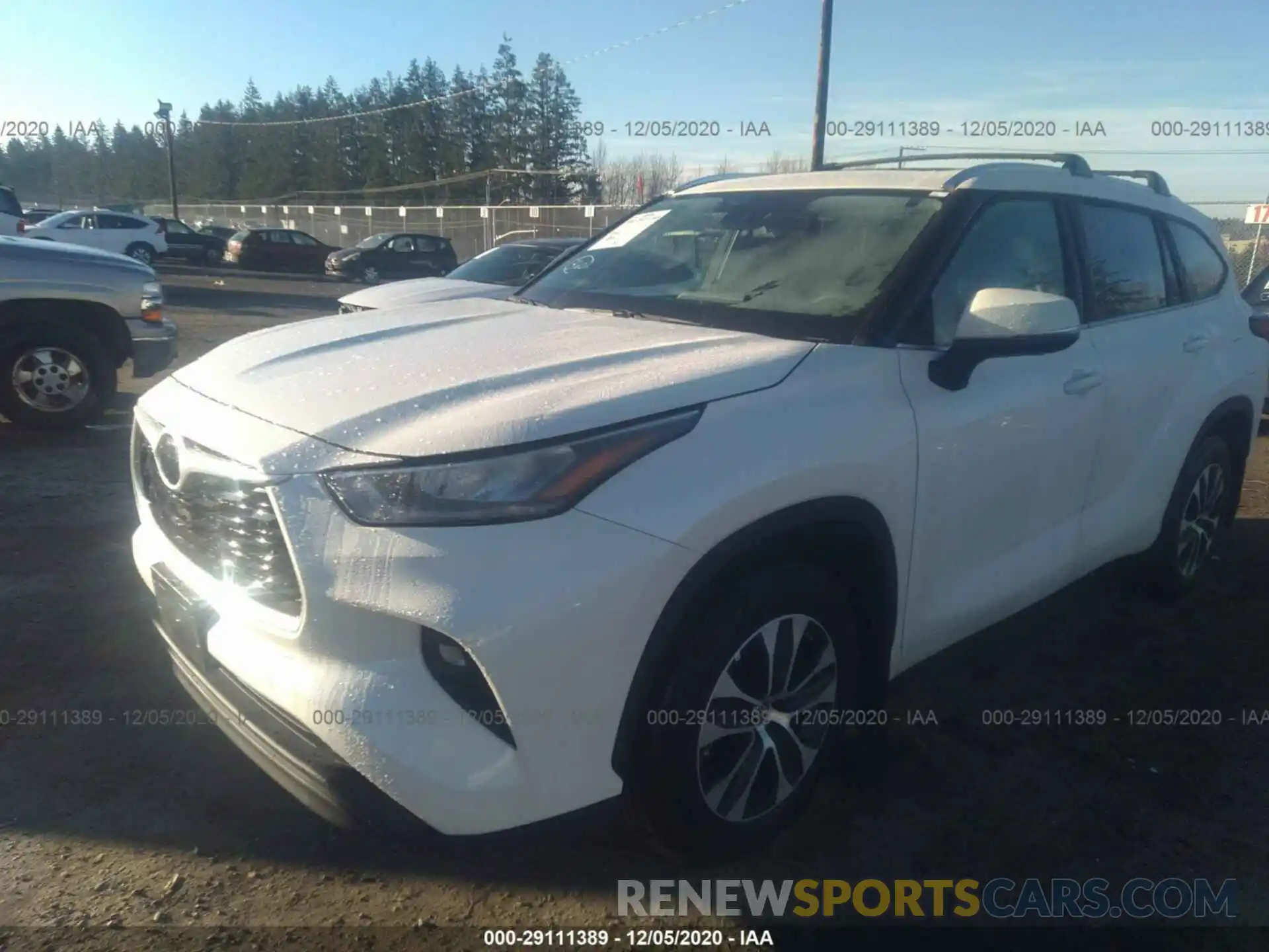 2 Photograph of a damaged car 5TDGZRBH9LS024438 TOYOTA HIGHLANDER 2020