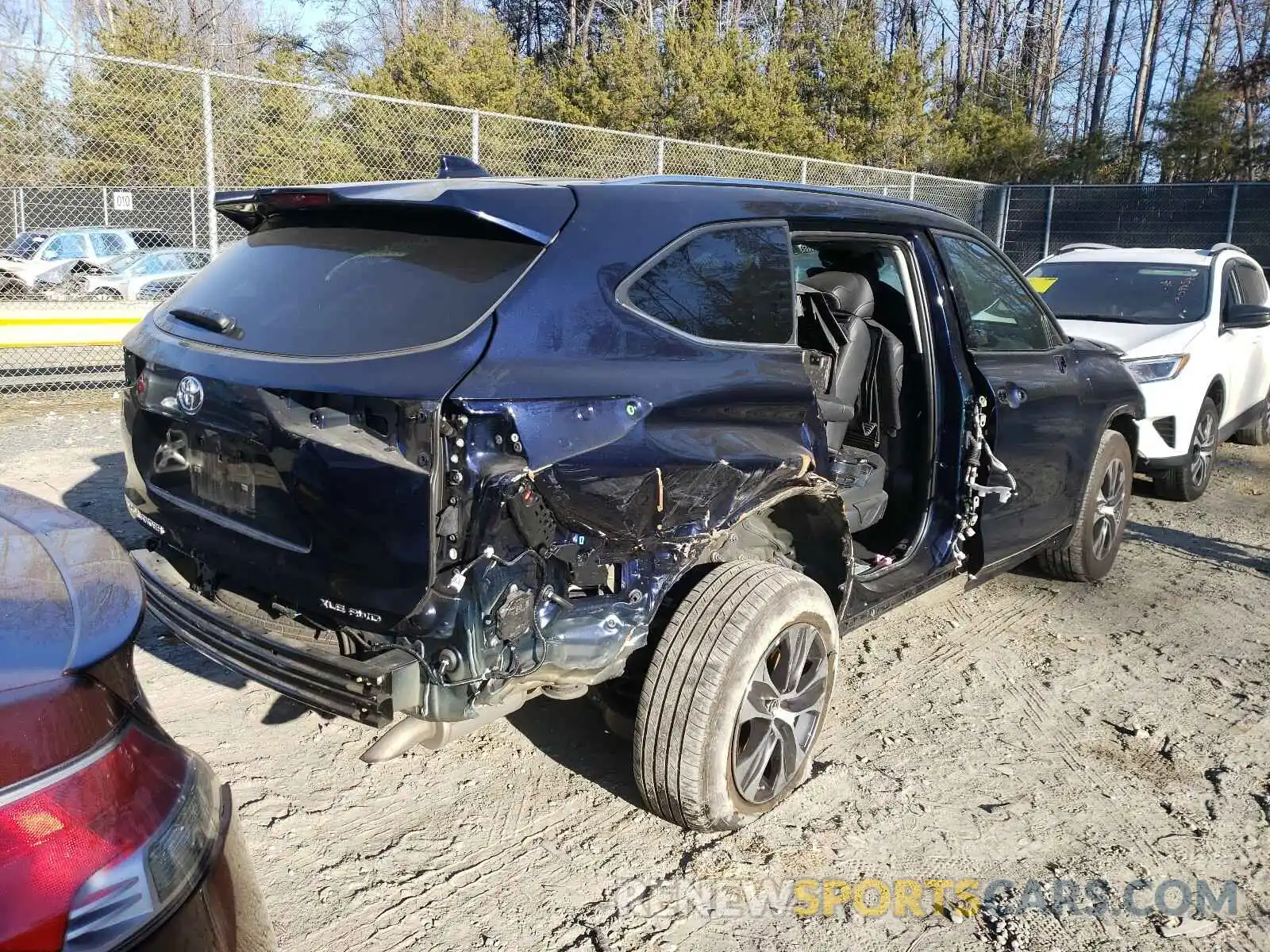 4 Фотография поврежденного автомобиля 5TDGZRBH9LS027310 TOYOTA HIGHLANDER 2020