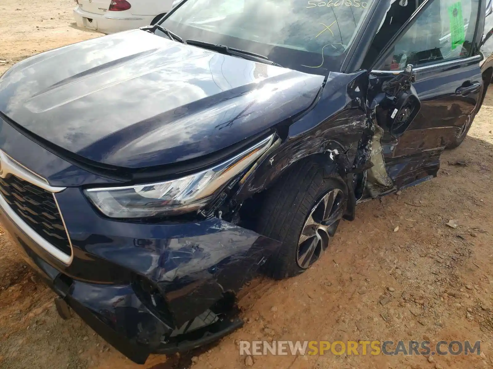 9 Photograph of a damaged car 5TDGZRBH9LS028411 TOYOTA HIGHLANDER 2020