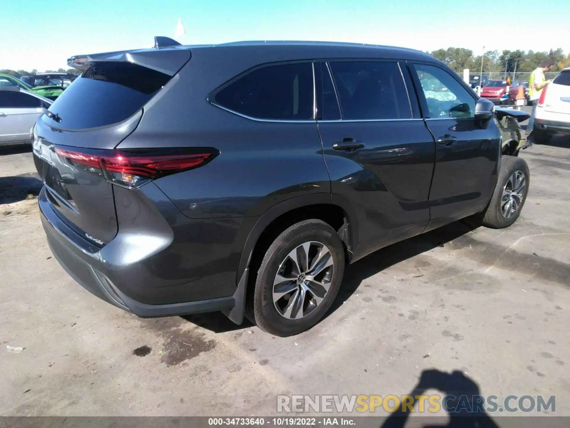 4 Photograph of a damaged car 5TDGZRBH9LS034855 TOYOTA HIGHLANDER 2020