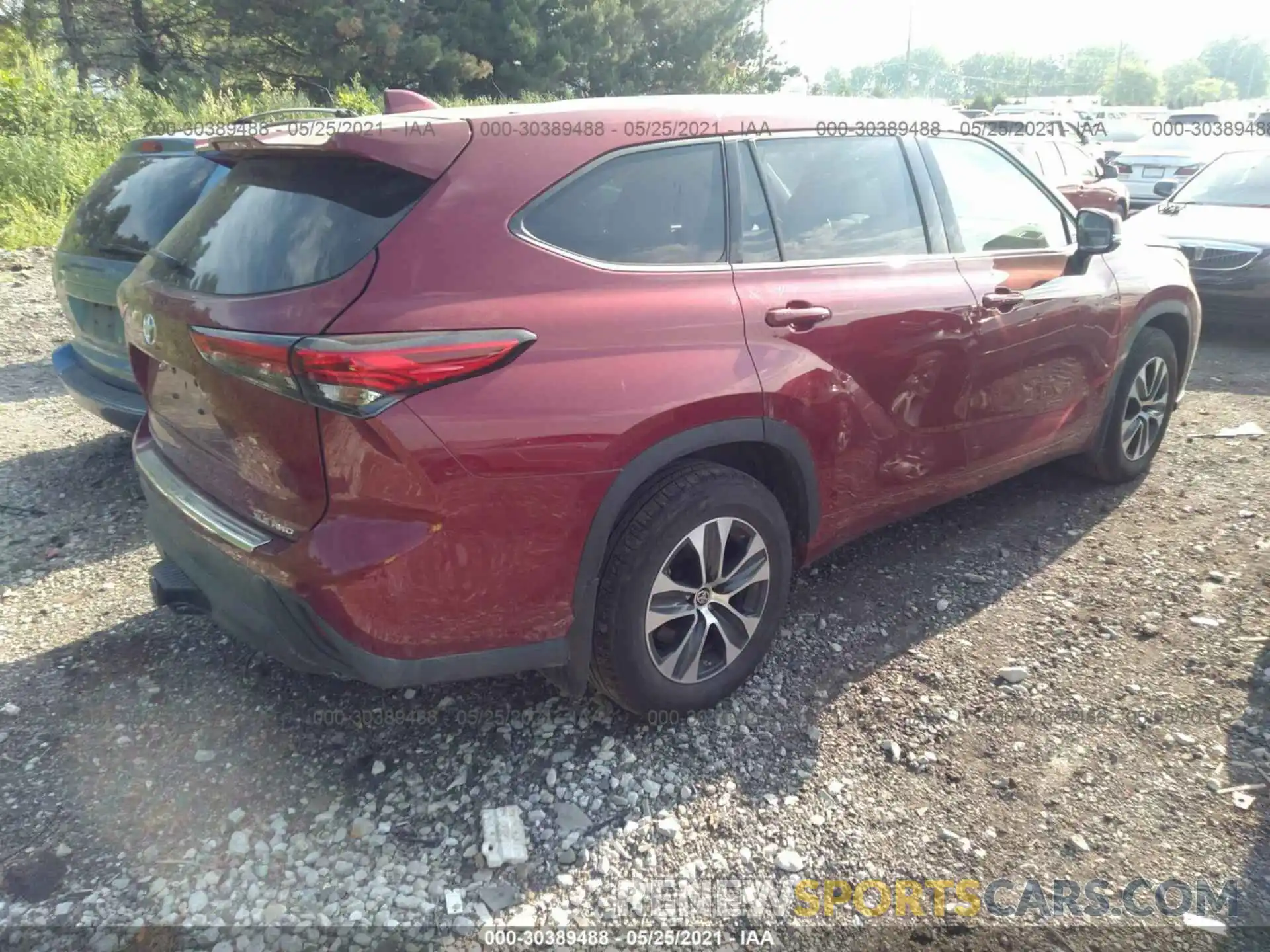 4 Photograph of a damaged car 5TDGZRBH9LS042048 TOYOTA HIGHLANDER 2020