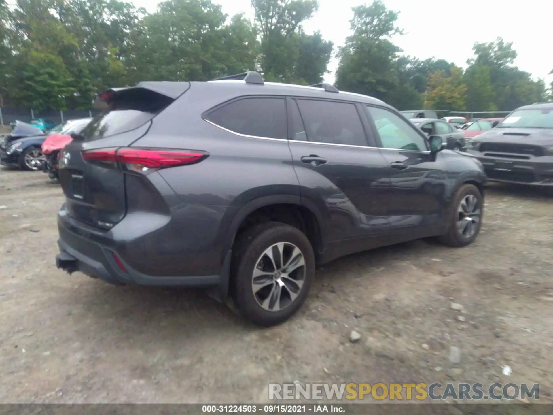 4 Photograph of a damaged car 5TDGZRBH9LS042700 TOYOTA HIGHLANDER 2020