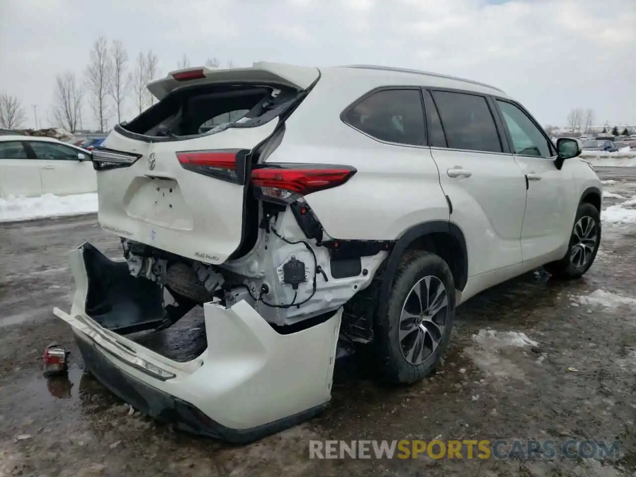 4 Photograph of a damaged car 5TDGZRBH9LS044446 TOYOTA HIGHLANDER 2020