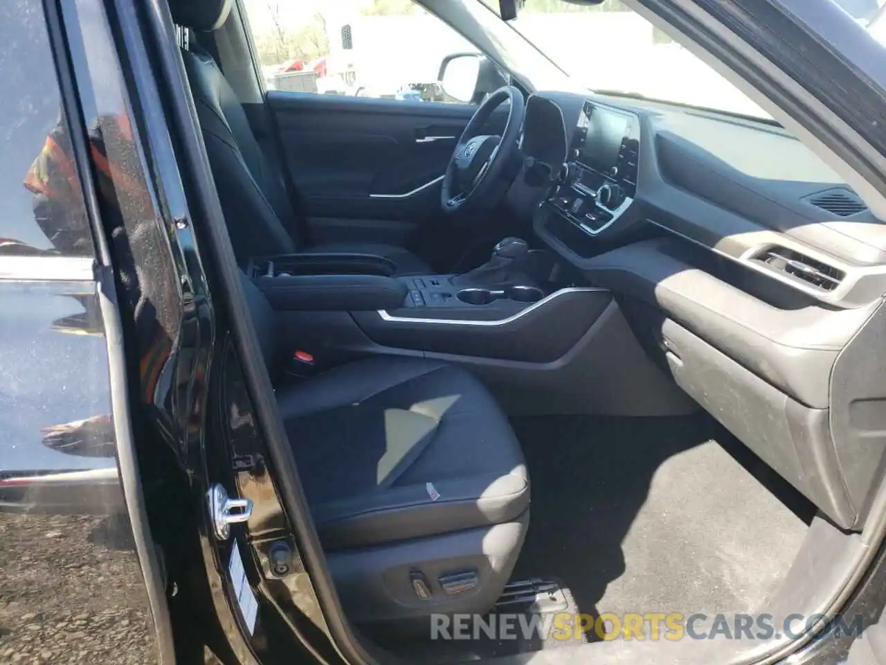 5 Photograph of a damaged car 5TDGZRBH9LS512840 TOYOTA HIGHLANDER 2020