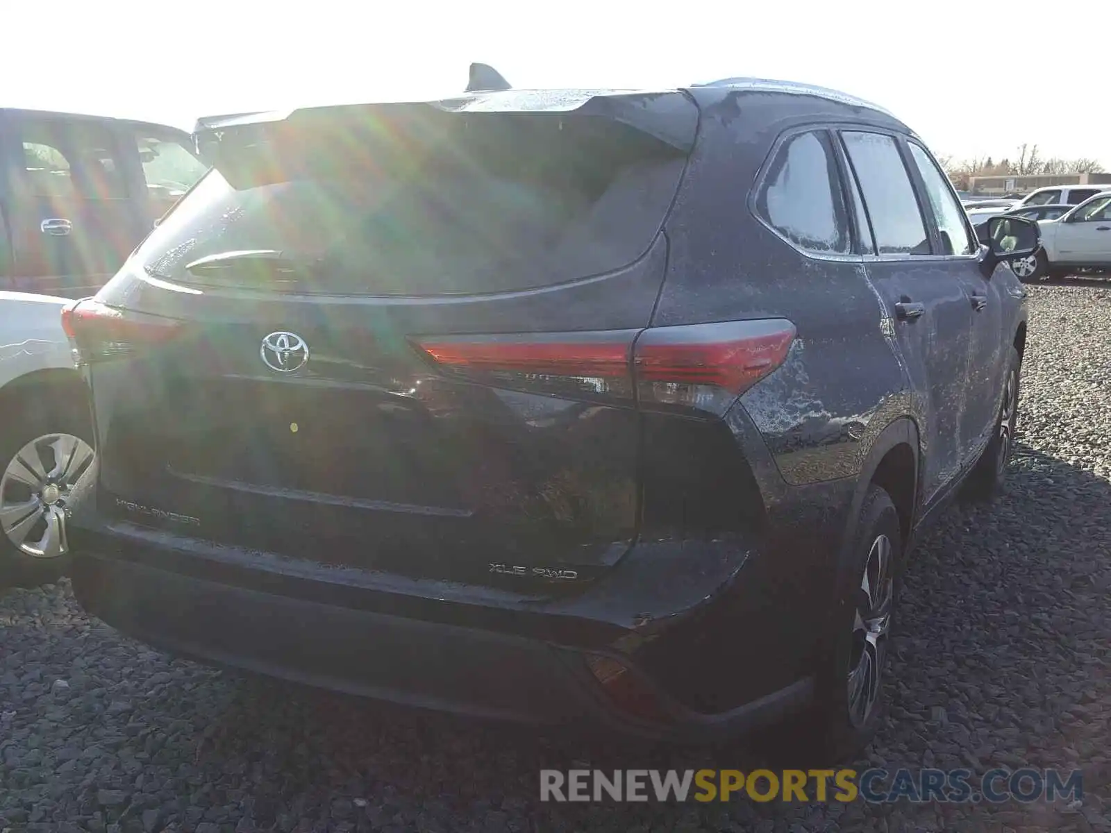 4 Photograph of a damaged car 5TDGZRBH9LS519450 TOYOTA HIGHLANDER 2020