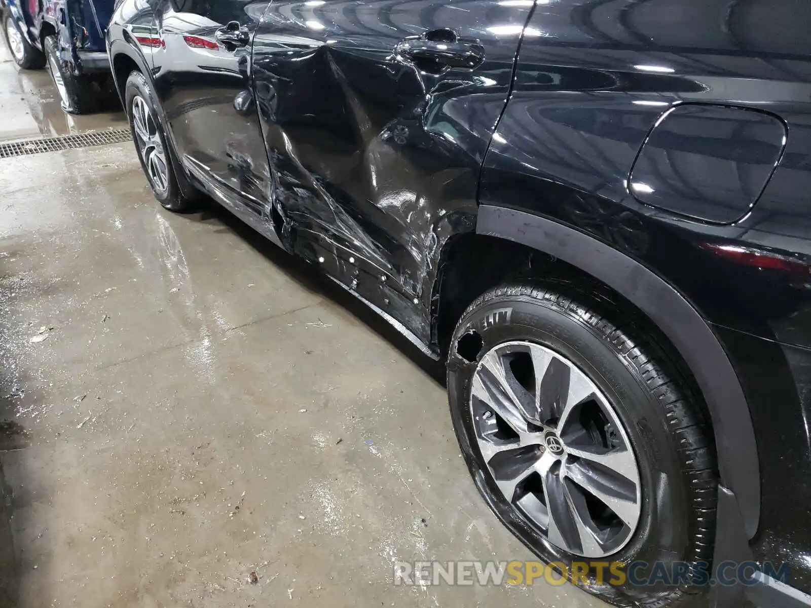 9 Photograph of a damaged car 5TDGZRBH9LS519450 TOYOTA HIGHLANDER 2020