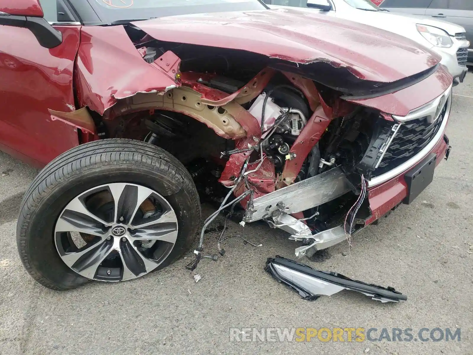 9 Photograph of a damaged car 5TDGZRBHXLS002416 TOYOTA HIGHLANDER 2020