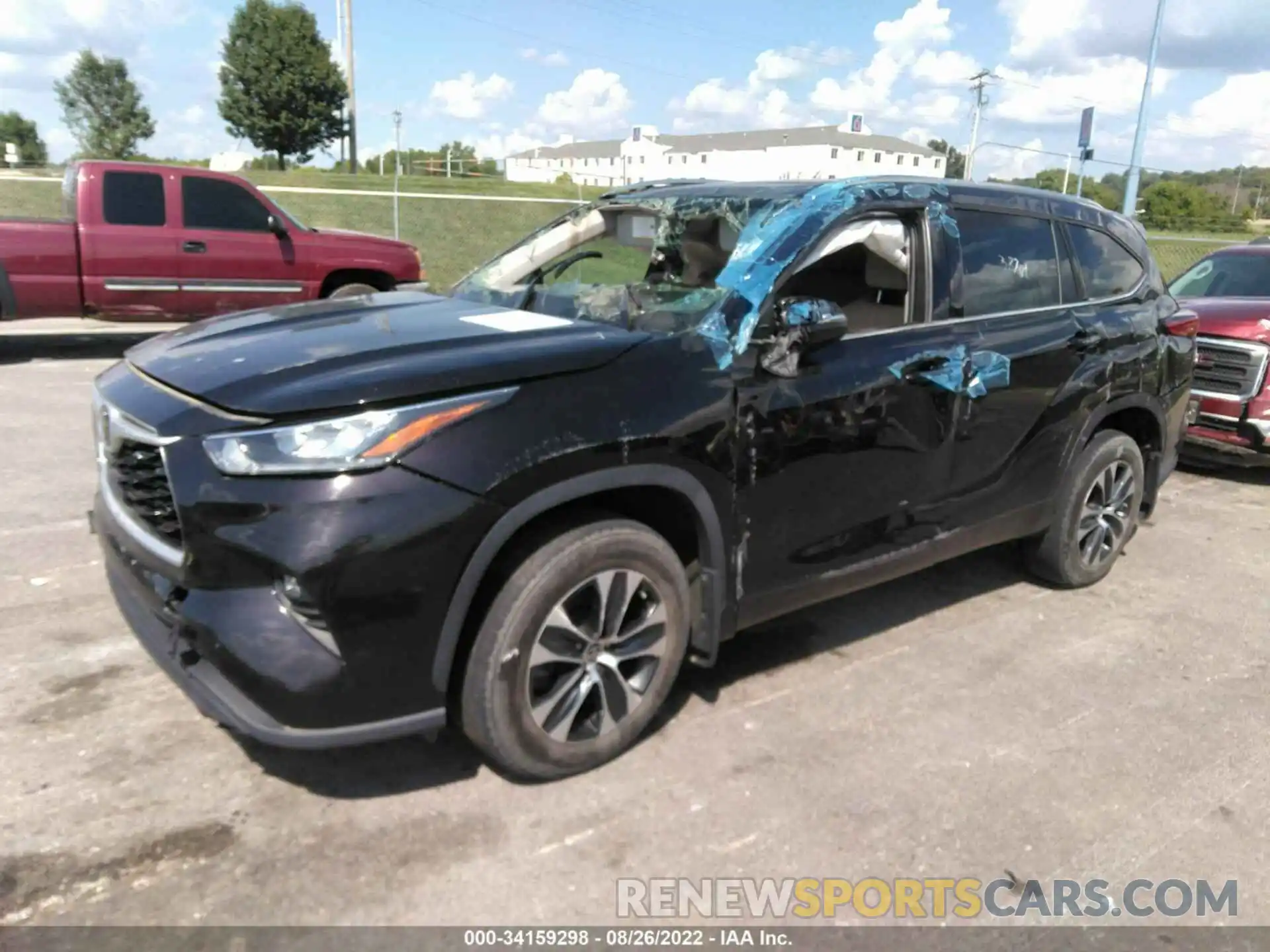 2 Photograph of a damaged car 5TDGZRBHXLS012492 TOYOTA HIGHLANDER 2020