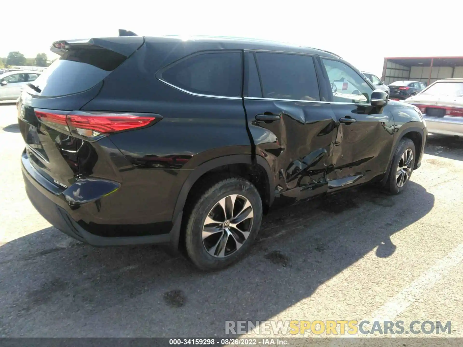 4 Photograph of a damaged car 5TDGZRBHXLS012492 TOYOTA HIGHLANDER 2020