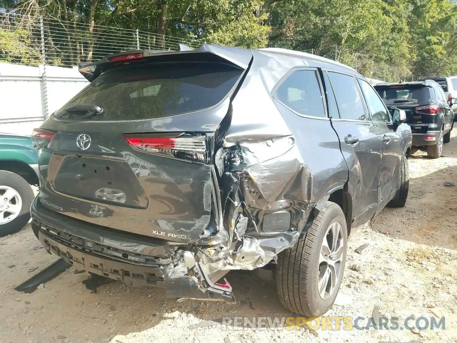 4 Photograph of a damaged car 5TDGZRBHXLS019622 TOYOTA HIGHLANDER 2020