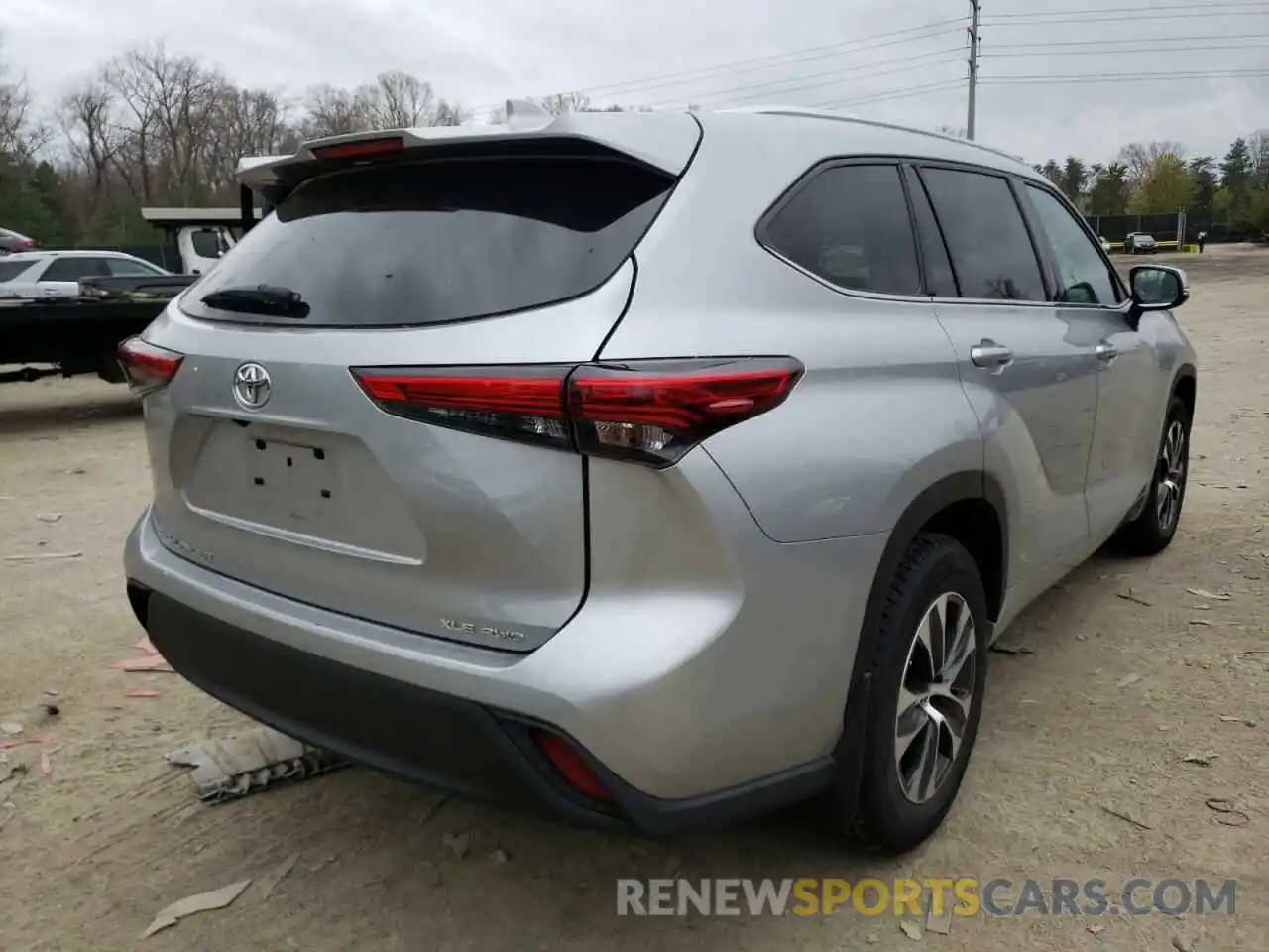 4 Photograph of a damaged car 5TDGZRBHXLS020270 TOYOTA HIGHLANDER 2020