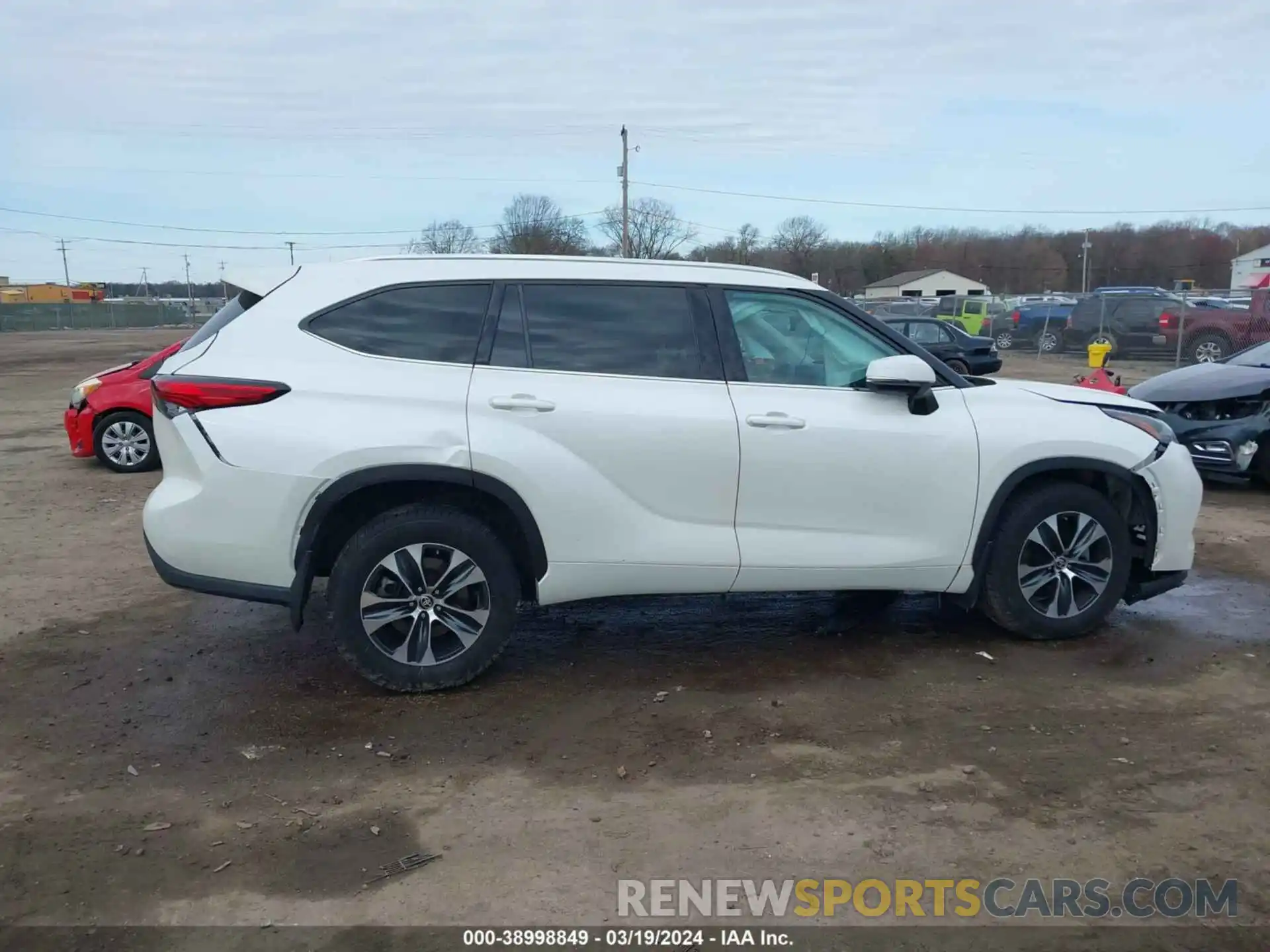 13 Photograph of a damaged car 5TDGZRBHXLS025565 TOYOTA HIGHLANDER 2020