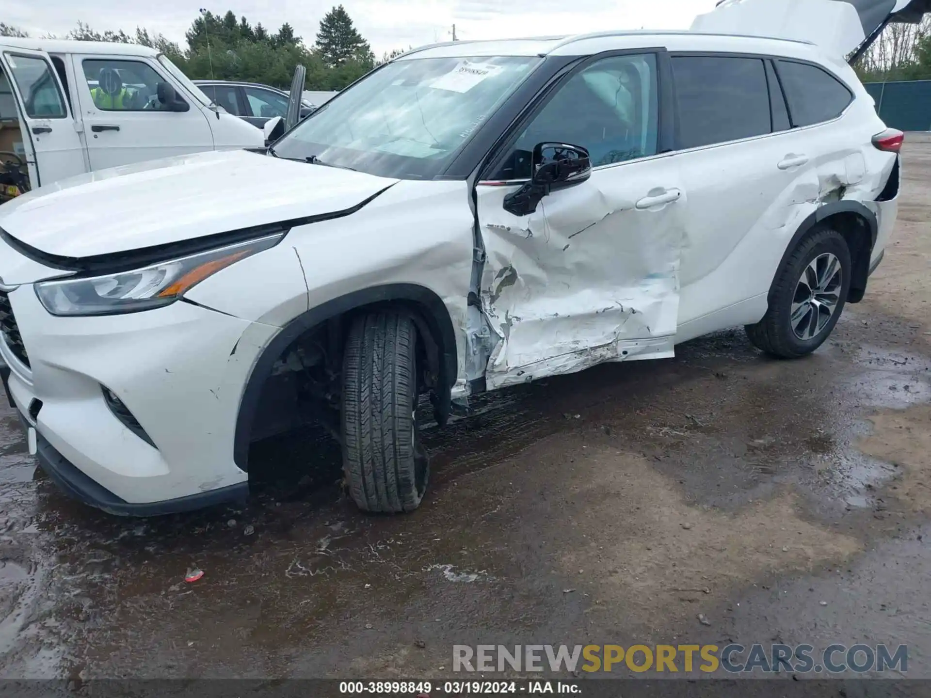 6 Photograph of a damaged car 5TDGZRBHXLS025565 TOYOTA HIGHLANDER 2020