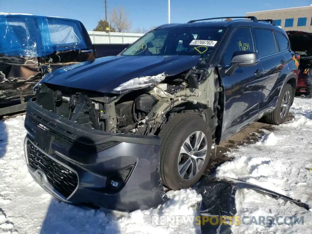 2 Фотография поврежденного автомобиля 5TDGZRBHXLS030670 TOYOTA HIGHLANDER 2020