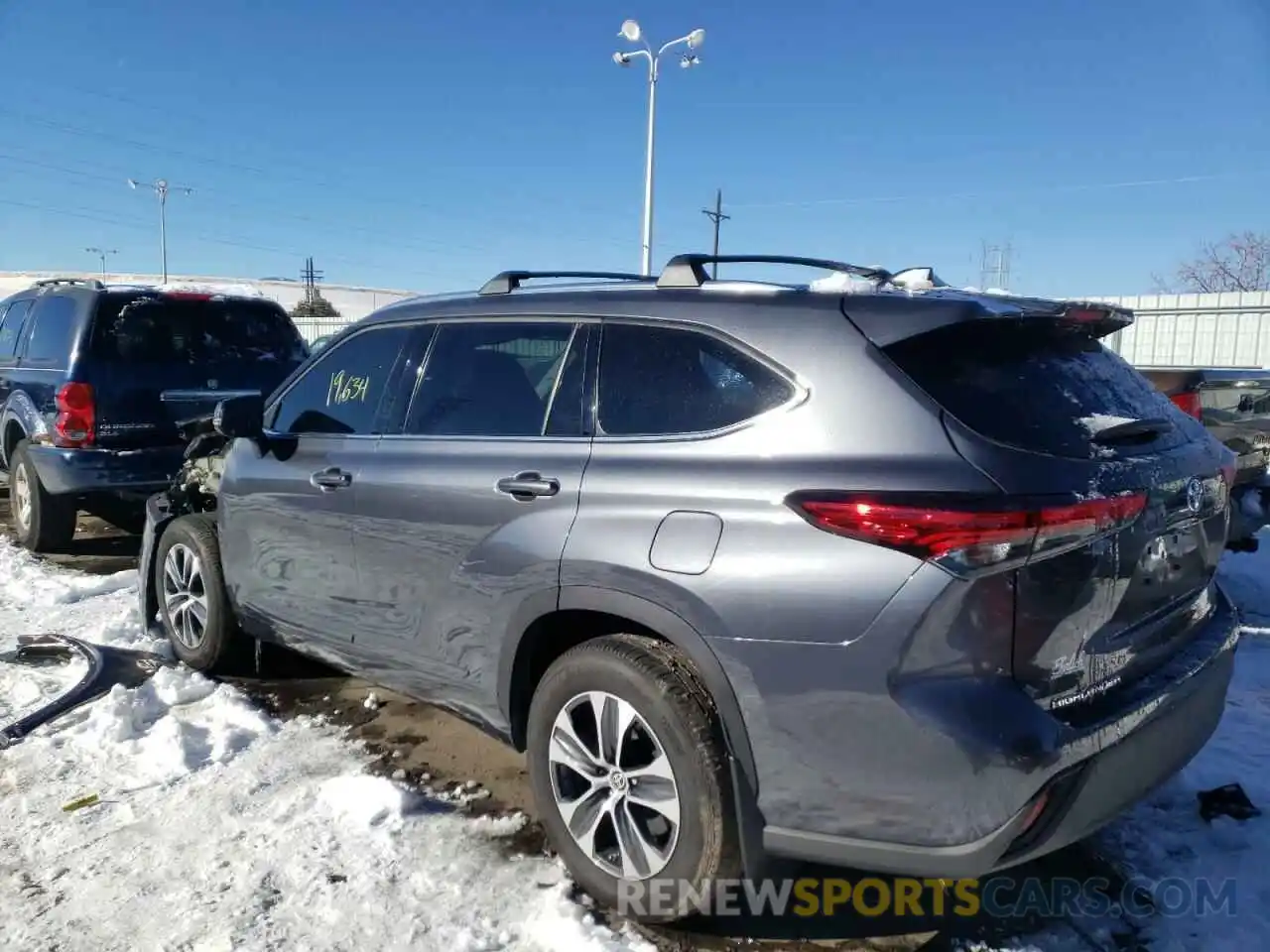 3 Photograph of a damaged car 5TDGZRBHXLS030670 TOYOTA HIGHLANDER 2020