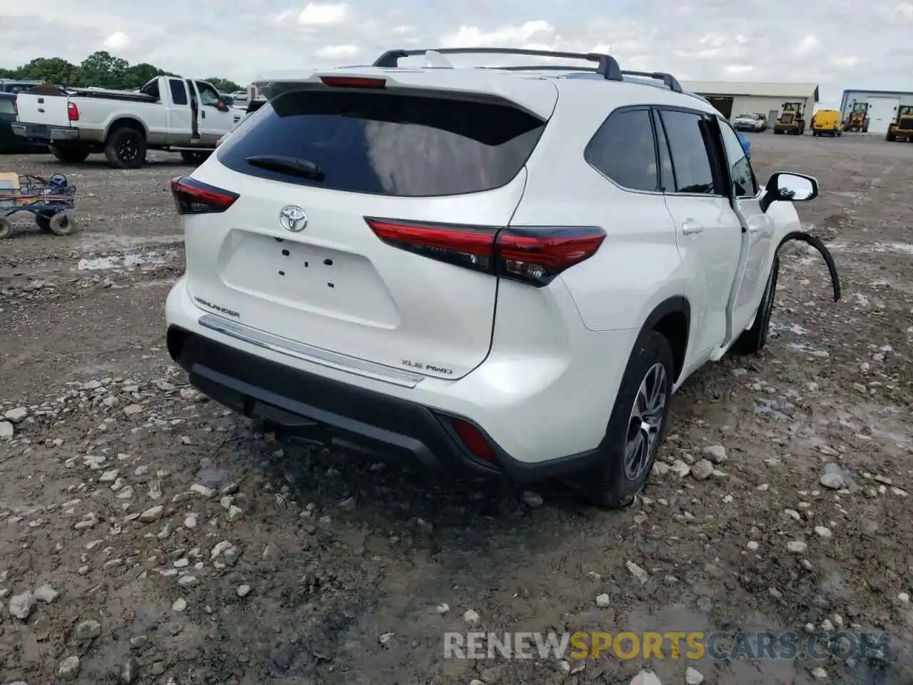 4 Photograph of a damaged car 5TDGZRBHXLS051549 TOYOTA HIGHLANDER 2020