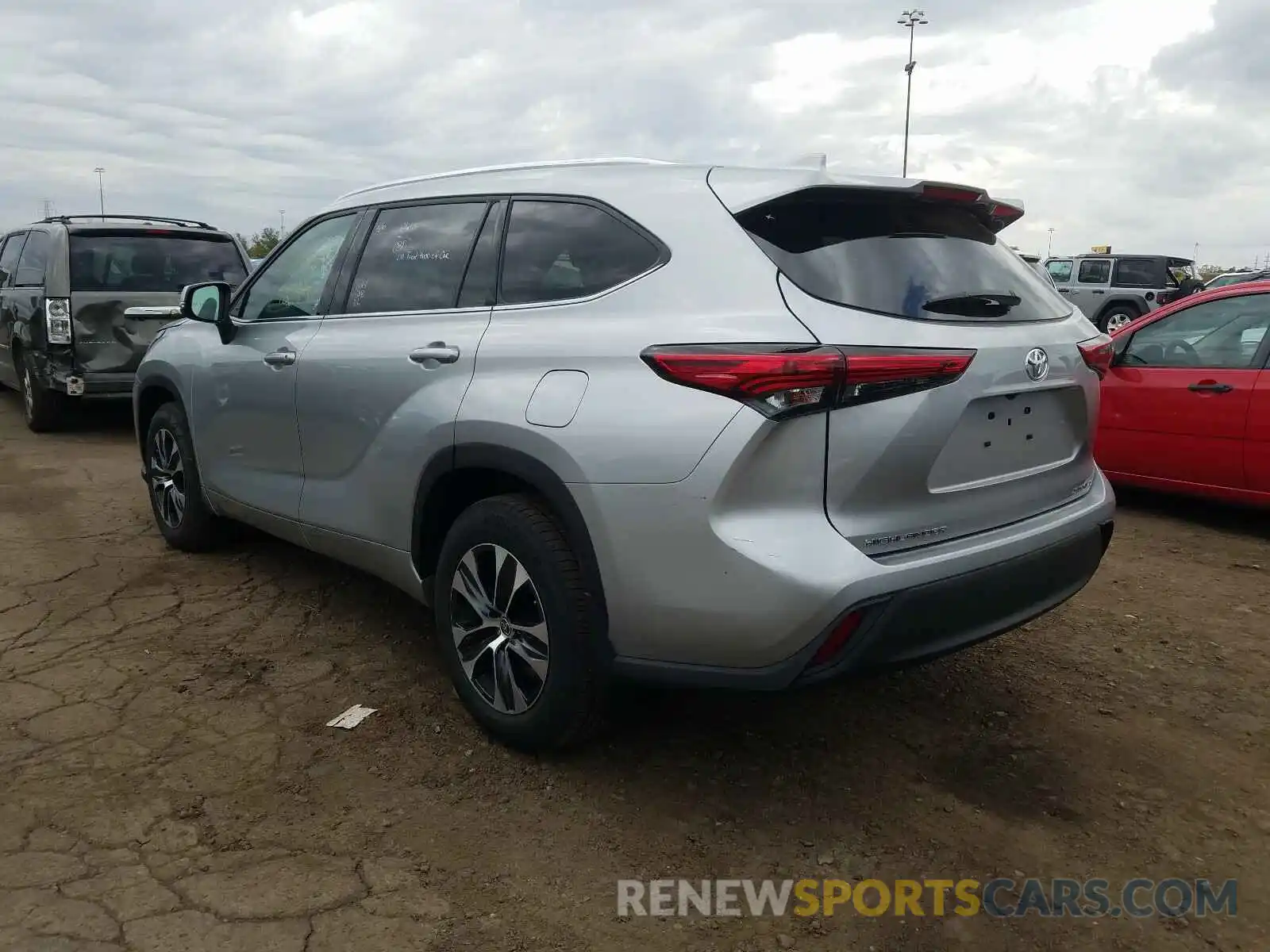 3 Photograph of a damaged car 5TDGZRBHXLS504407 TOYOTA HIGHLANDER 2020