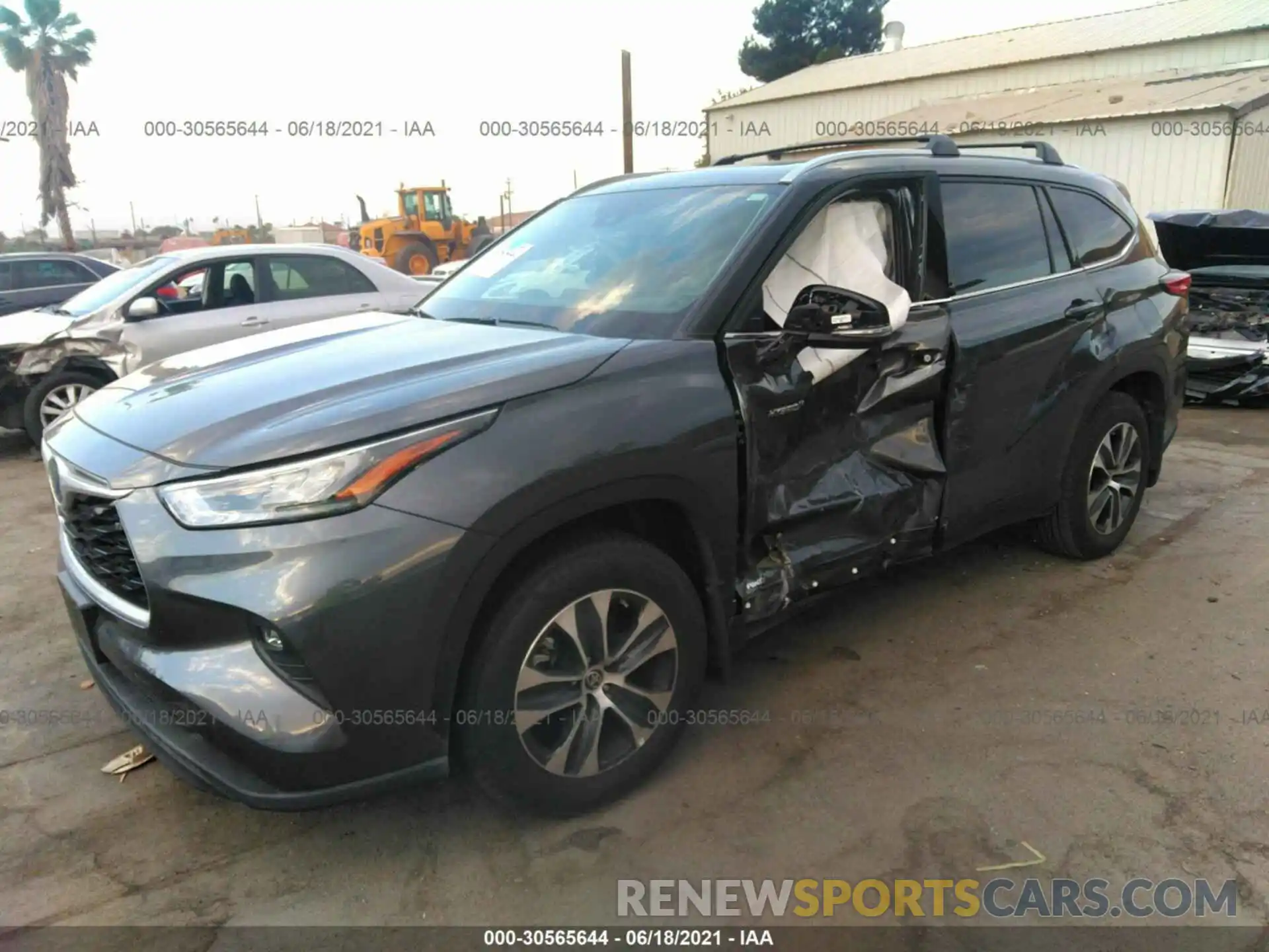 2 Photograph of a damaged car 5TDHBRCH0LS506030 TOYOTA HIGHLANDER 2020