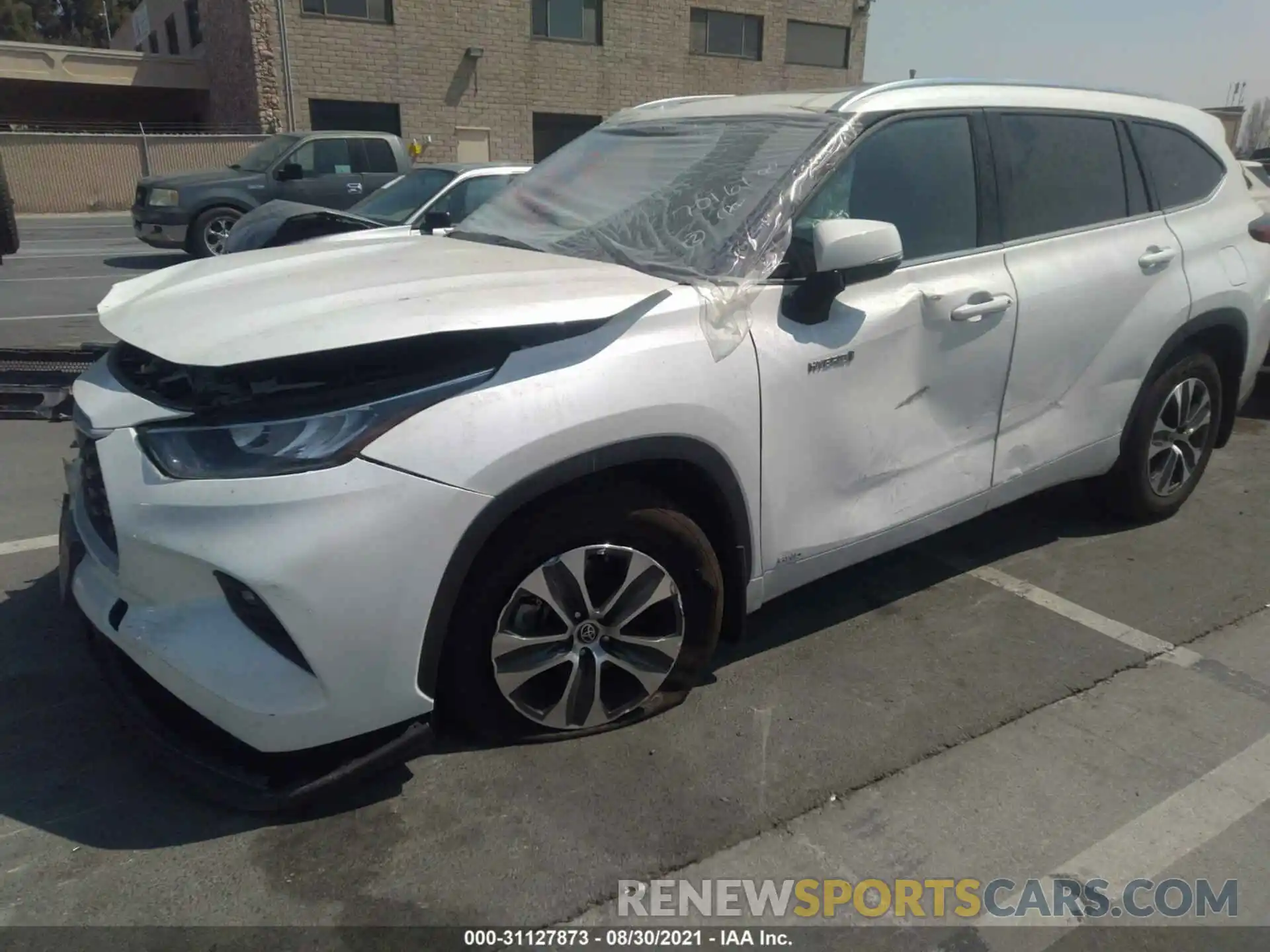 2 Photograph of a damaged car 5TDHBRCH0LS508182 TOYOTA HIGHLANDER 2020